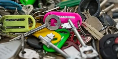 Keys And Colored Key Fobs 1 Esm H200