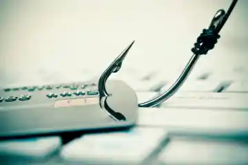 Cso Phishing Social Engineering Security Threat By Weerapatkiatdumrong Gettyimages 489433130 3x2 2400x1600 100796450 Large Esm H240