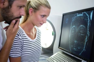 Woman Looking Mri Scan Report Computer Screen Esm W400